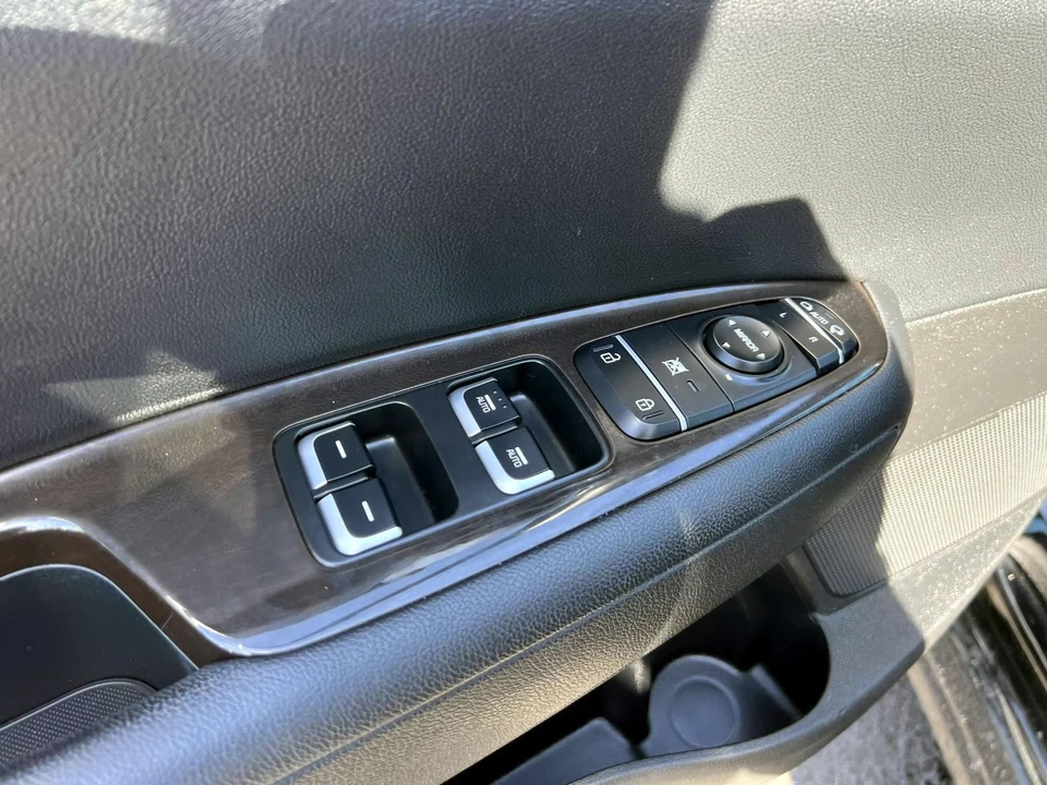 2018 Kia Optima/K5 - Image 15 of 21