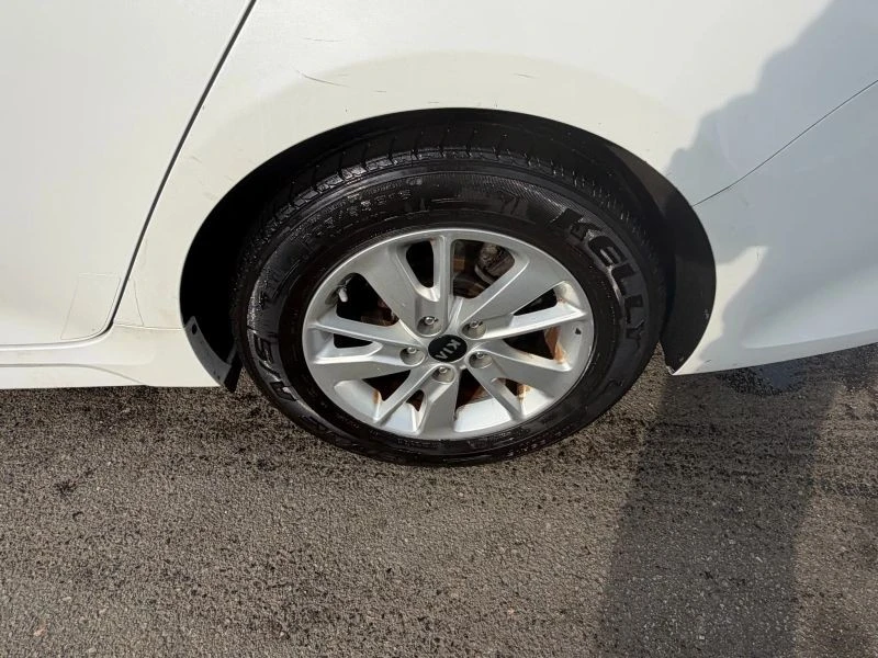 2018 Kia Optima/K5 - Image 9 of 12