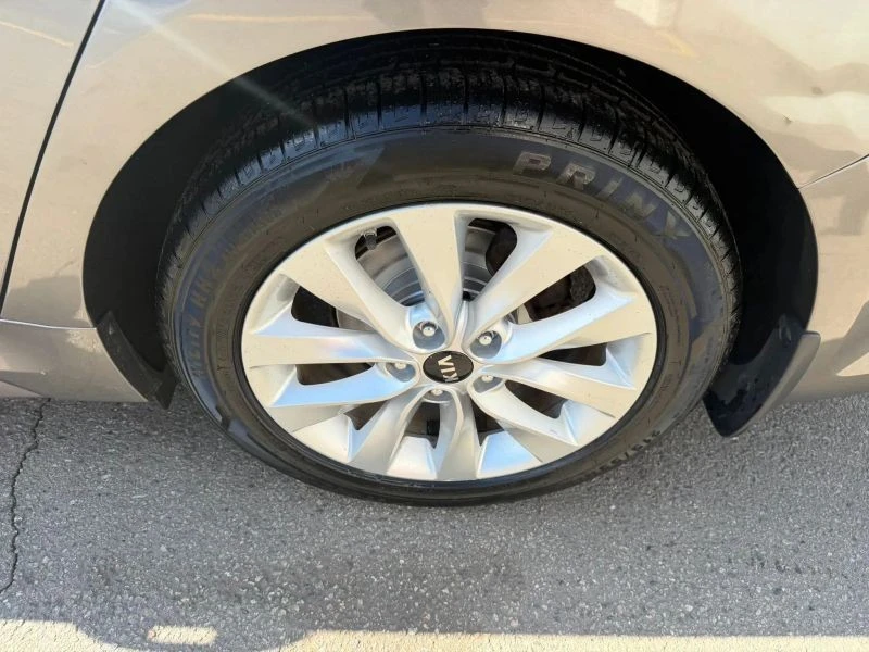 2018 Kia Optima/K5 - Image 9 of 12