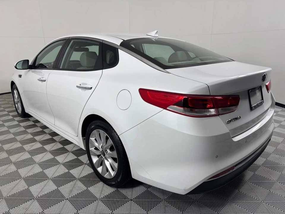 2018 Kia Optima/K5 - Image 8 of 12