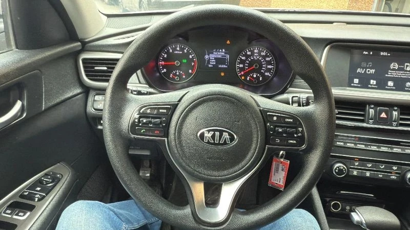 2018 Kia Optima/K5 - Image 10 of 12