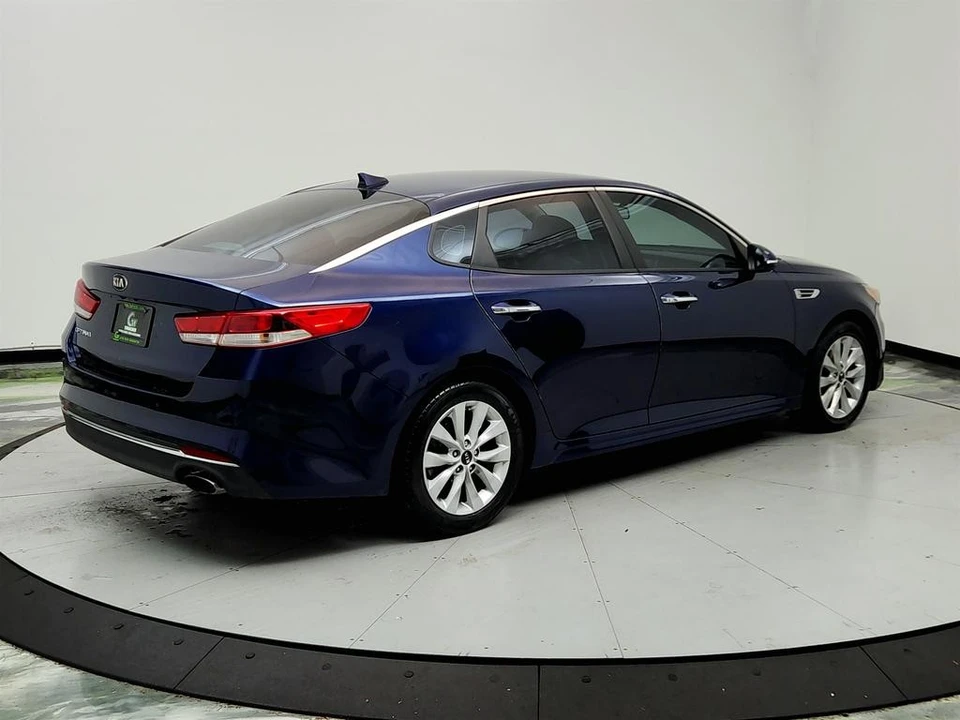 2018 Kia Optima/K5 - Image 5 of 12