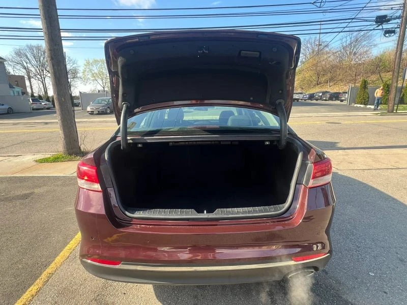 2018 Kia Optima/K5 - Image 9 of 12