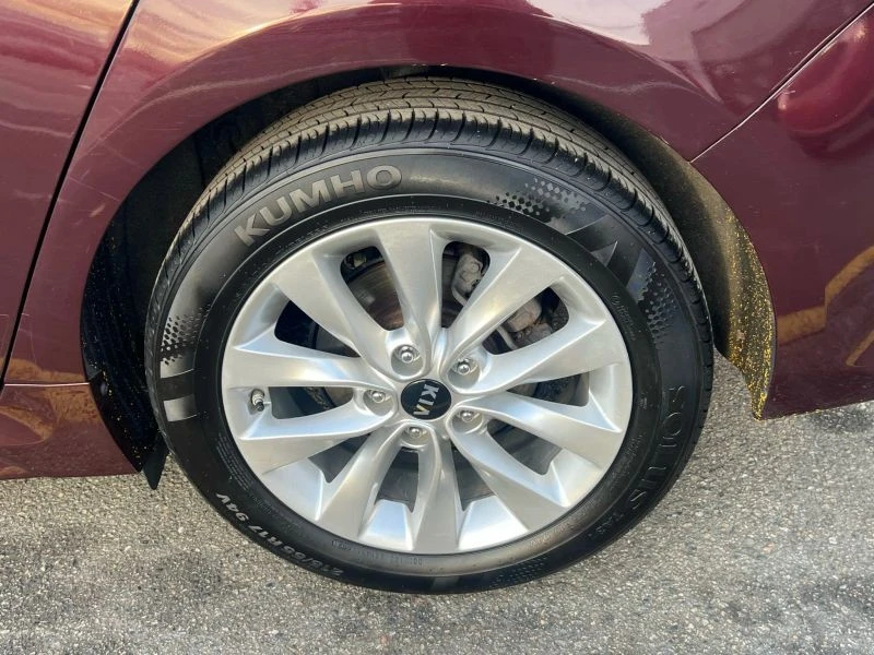 2018 Kia Optima/K5 - Image 10 of 12