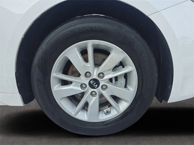 2018 Kia Optima/K5 - Image 9 of 12