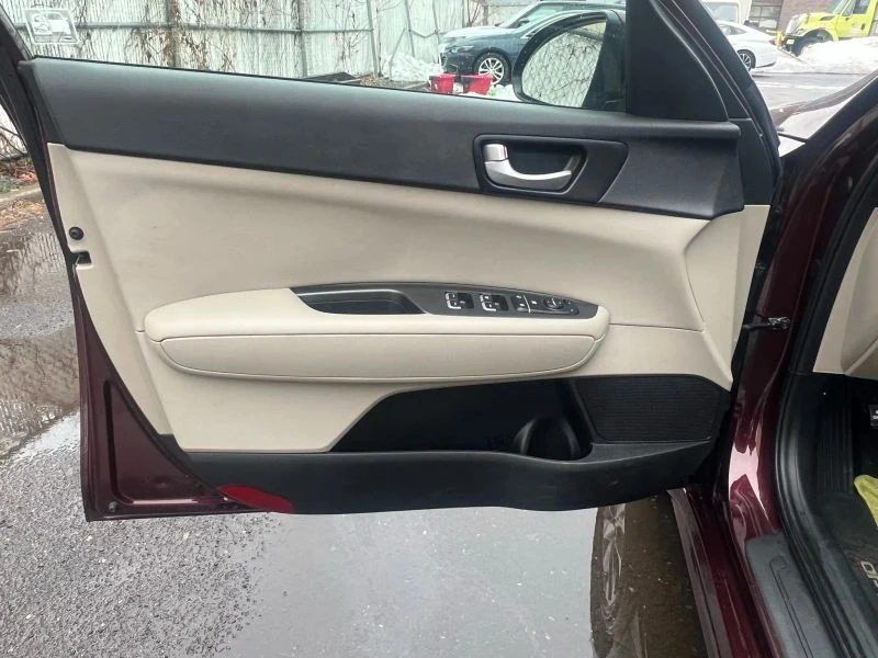 2018 Kia Optima/K5 - Image 11 of 12