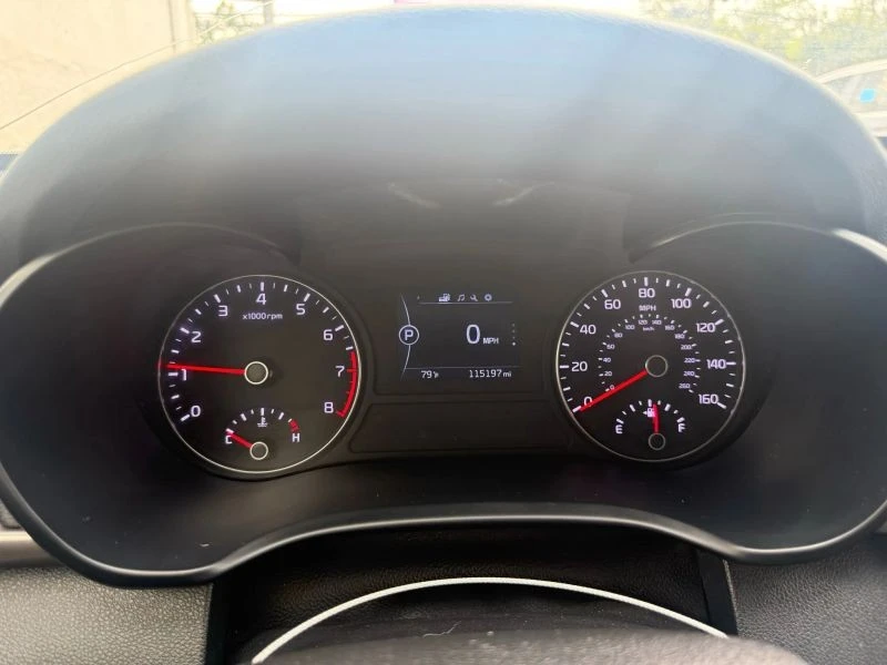 2018 Kia Optima/K5 - Image 10 of 12