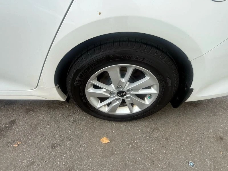 2018 Kia Optima/K5 - Image 9 of 12
