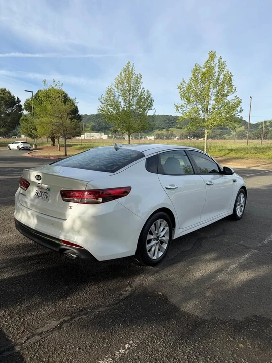 2018 Kia Optima/K5 - Image 2 of 10