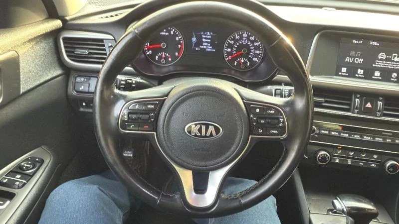 2018 Kia Optima/K5 - Image 10 of 12