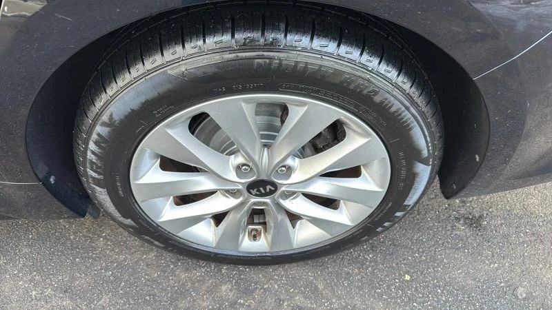 2018 Kia Optima/K5 - Image 9 of 12