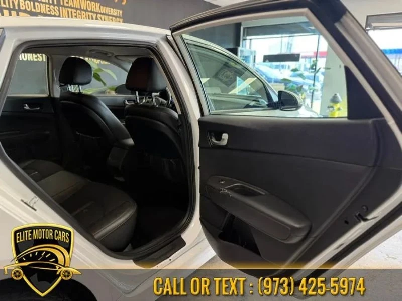2018 Kia Optima/K5 - Image 10 of 12