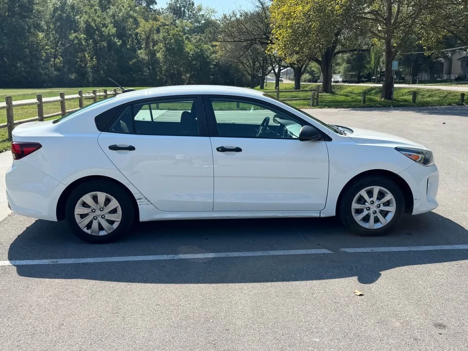 2018 Kia Rio - Image 8 of 17
