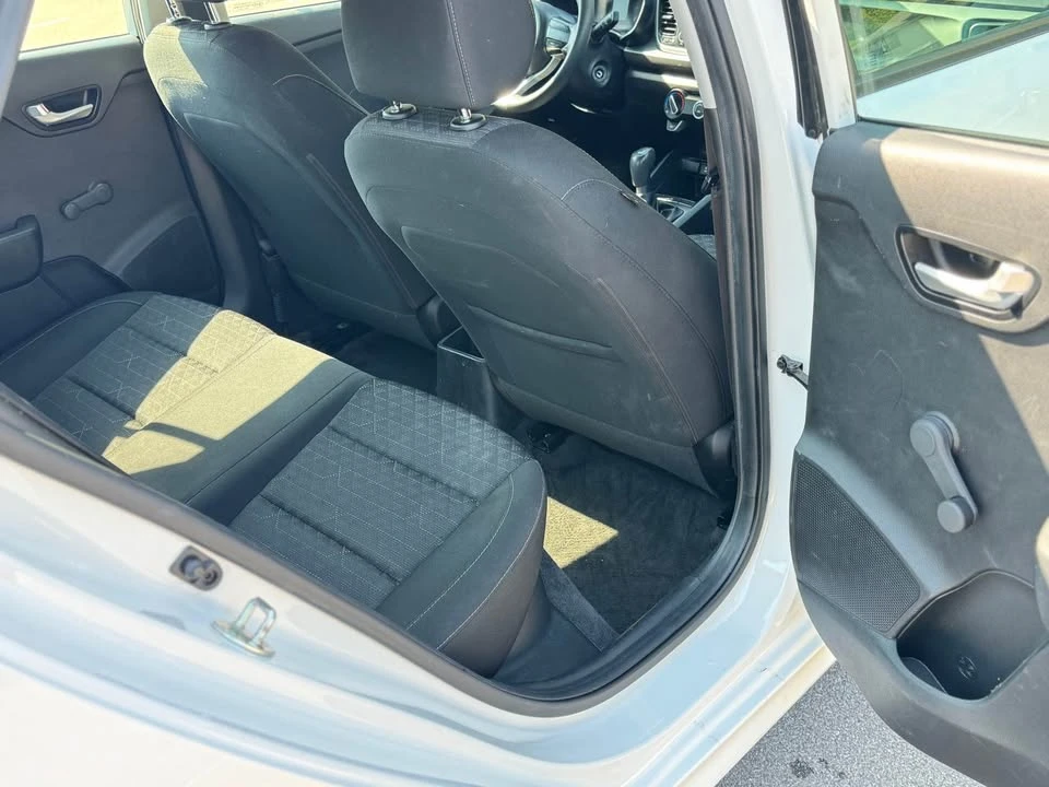 2018 Kia Rio - Image 12 of 17