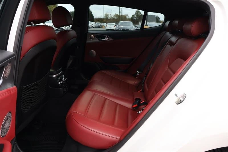 2018 Kia Stinger - Image 15 of 20