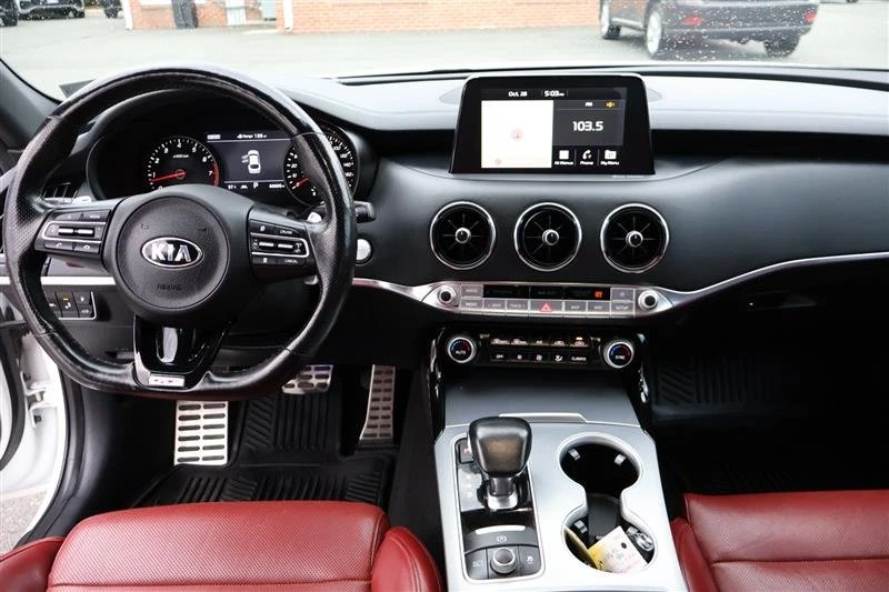 2018 Kia Stinger - Image 19 of 20