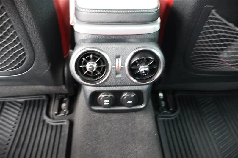 2018 Kia Stinger - Image 18 of 20
