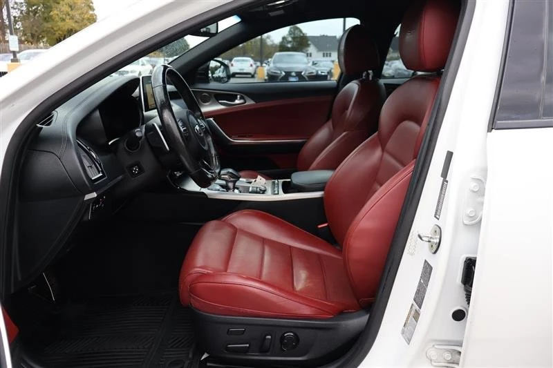 2018 Kia Stinger - Image 14 of 20
