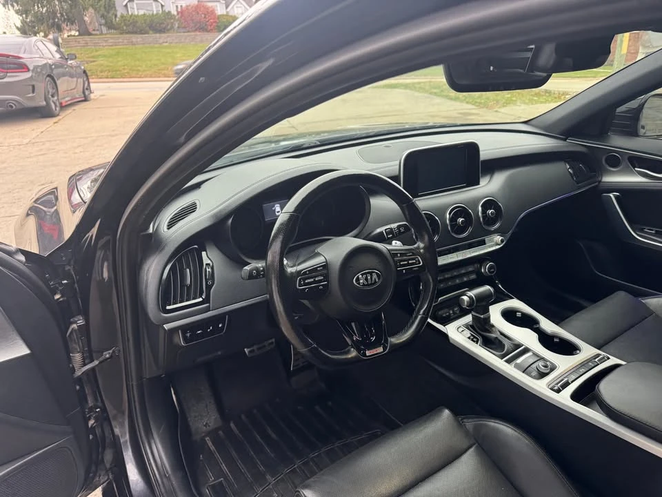 2018 Kia Stinger - Image 14 of 20