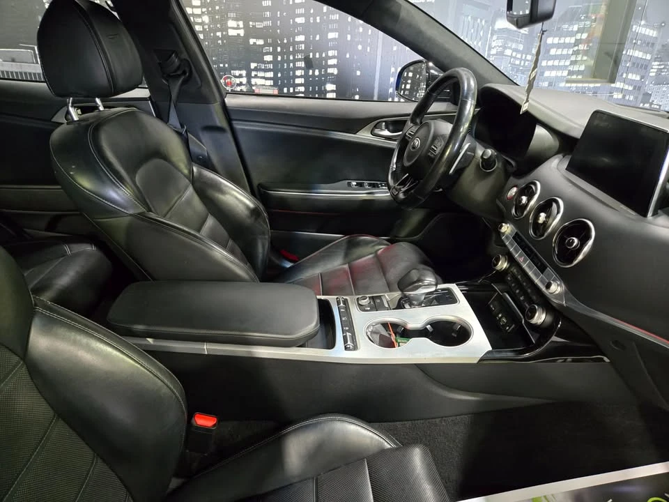 2018 Kia Stinger GT - Image 8 of 19