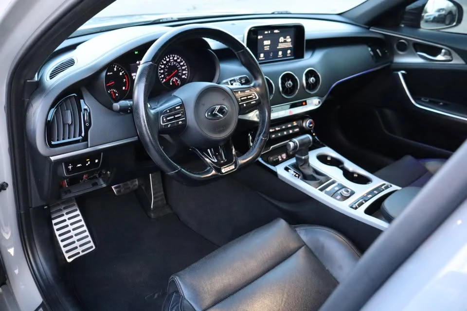 2018 Kia Stinger GT - Image 17 of 20