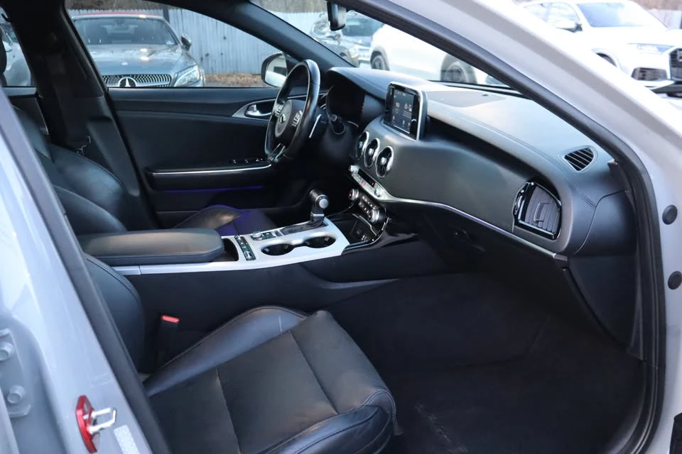 2018 Kia Stinger GT - Image 13 of 20