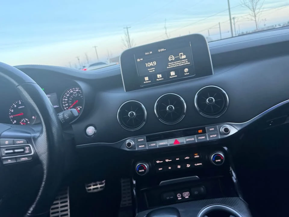 2018 Kia Stinger GT - Image 18 of 19