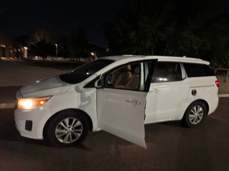 2018 Kia Carnival - Image 4 of 13