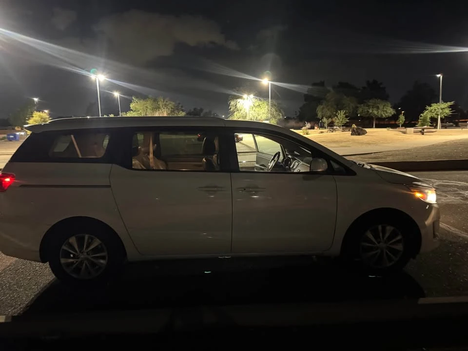 2018 Kia Carnival - Image 6 of 13