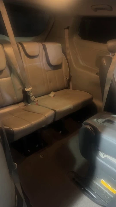 2018 Kia Carnival - Image 10 of 13