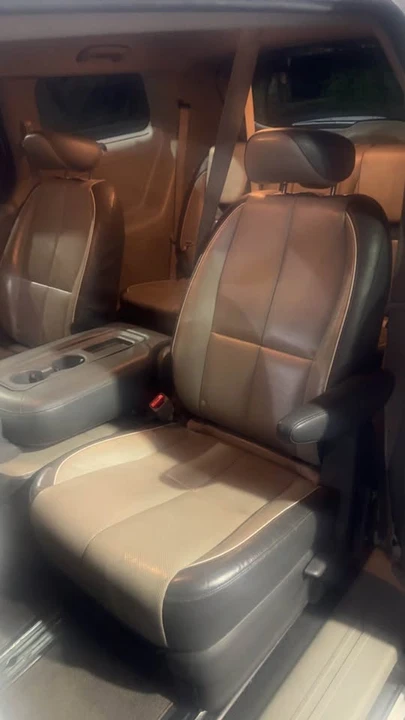 2018 Kia Carnival - Image 11 of 13