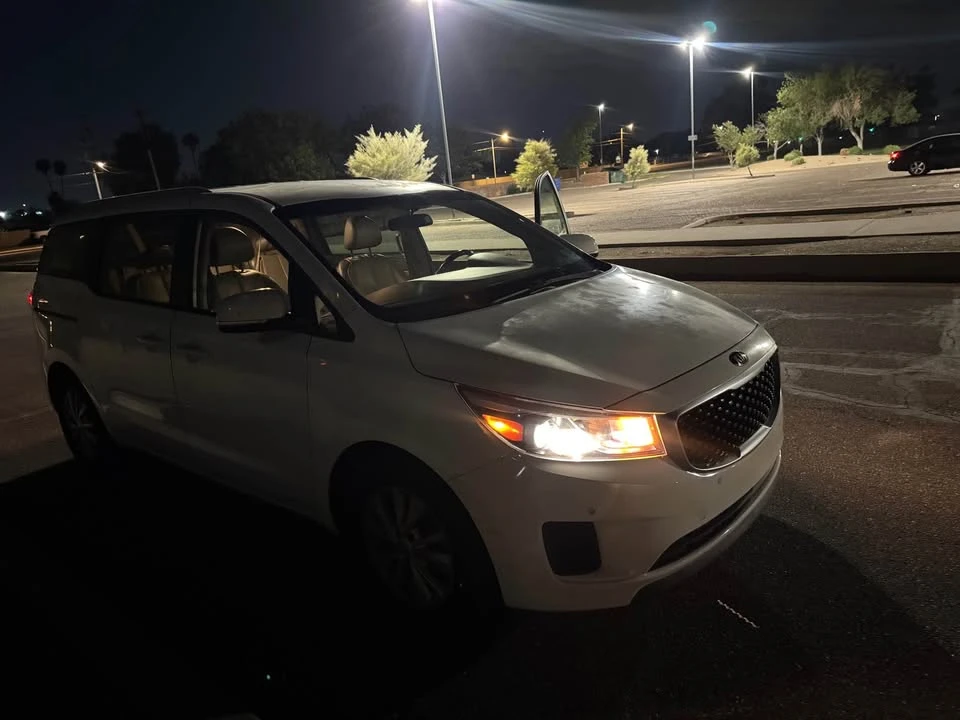 2018 Kia Carnival - Image 5 of 13
