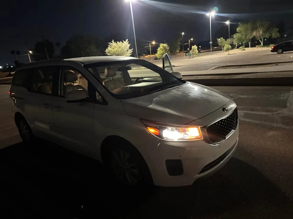 2018 Kia Carnival - Image 3 of 13
