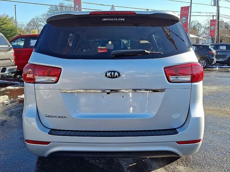2018 Kia Carnival - Image 6 of 12