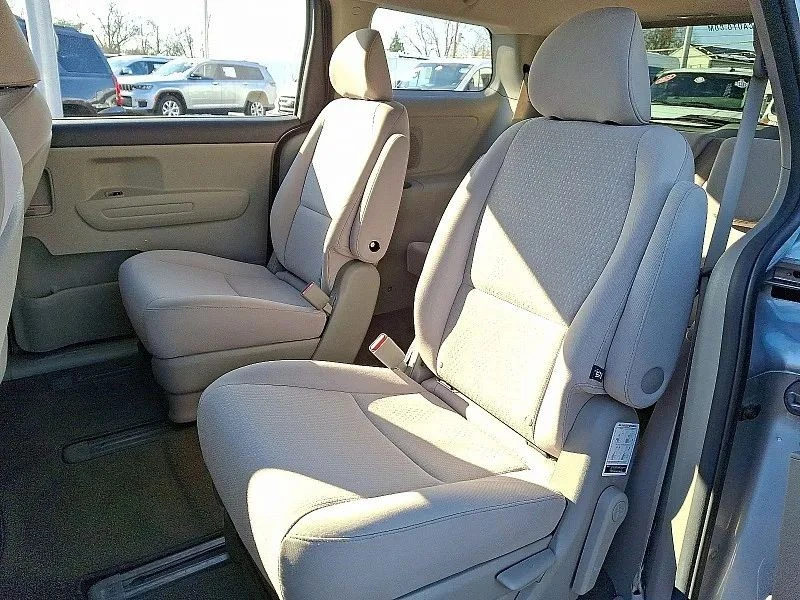 2018 Kia - Image 11 of 12