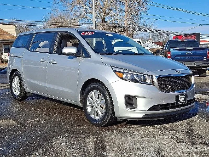 2018 Kia Carnival - Image 2 of 12