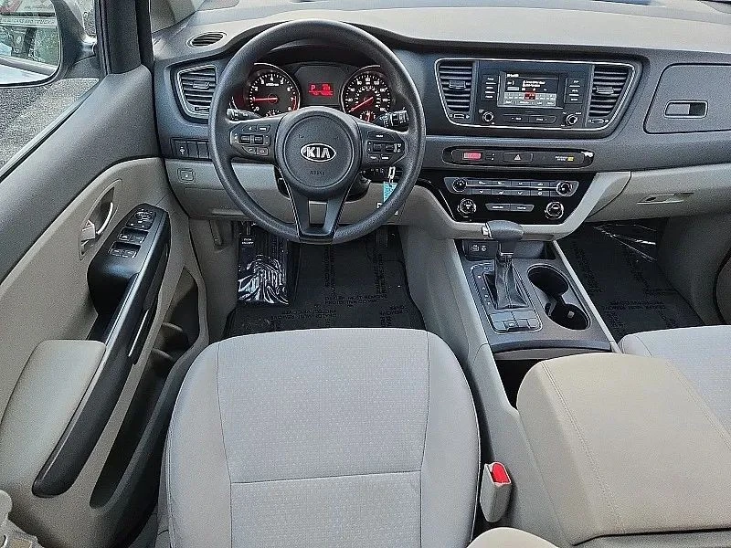 2018 Kia Carnival - Image 12 of 12