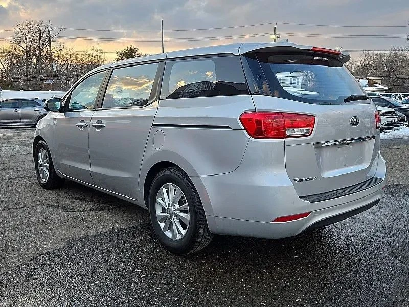 2018 Kia Carnival - Image 4 of 12