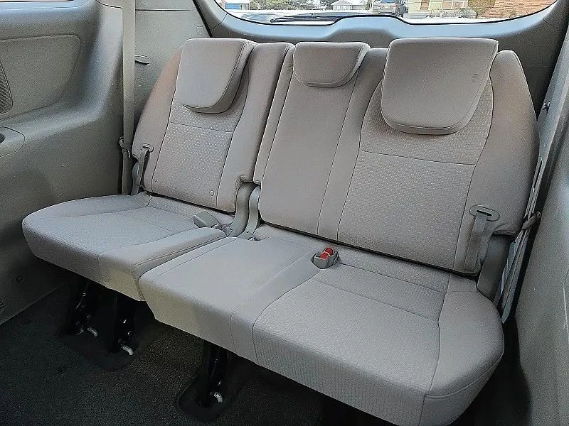 2018 Kia Carnival - Image 11 of 12