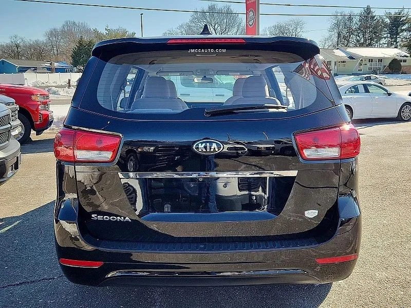 2018 Kia Carnival - Image 6 of 12