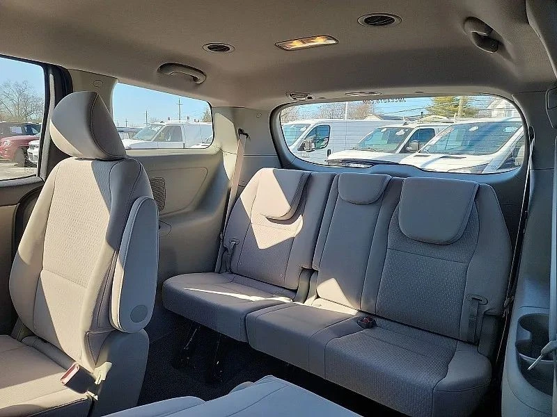 2018 Kia Carnival - Image 12 of 12