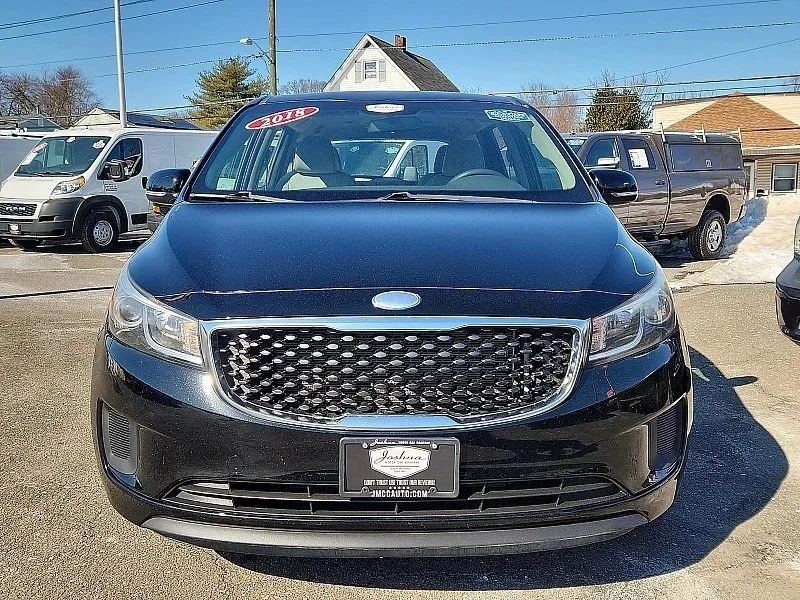 2018 Kia Carnival - Image 3 of 12
