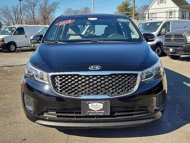2018 Kia Carnival - Image 3 of 12