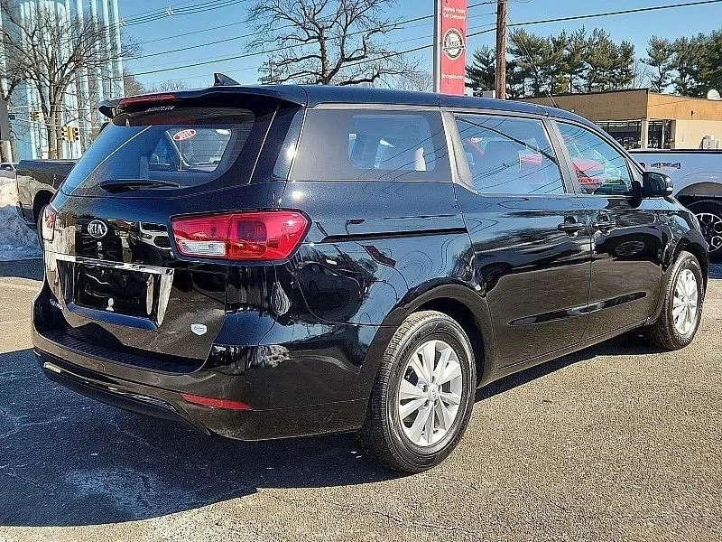 2018 Kia Carnival - Image 7 of 12