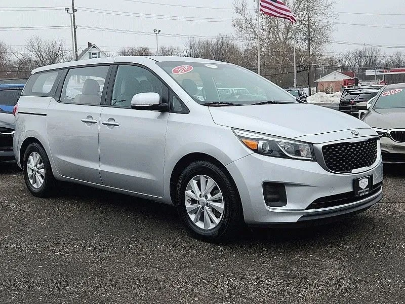 2018 Kia Carnival - Image 2 of 12