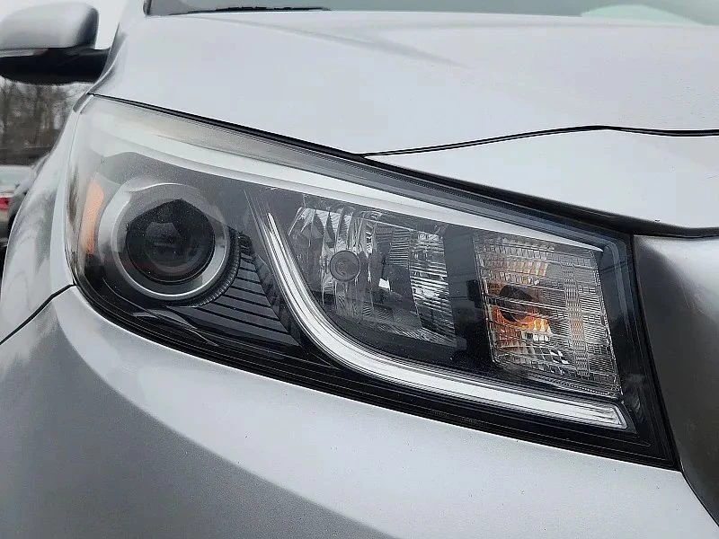 2018 Kia Carnival - Image 10 of 12