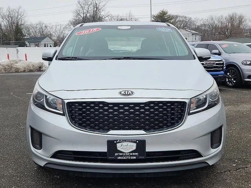 2018 Kia Carnival - Image 3 of 12