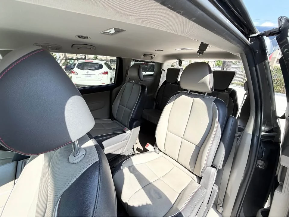 2018 Kia Carnival - Image 8 of 12