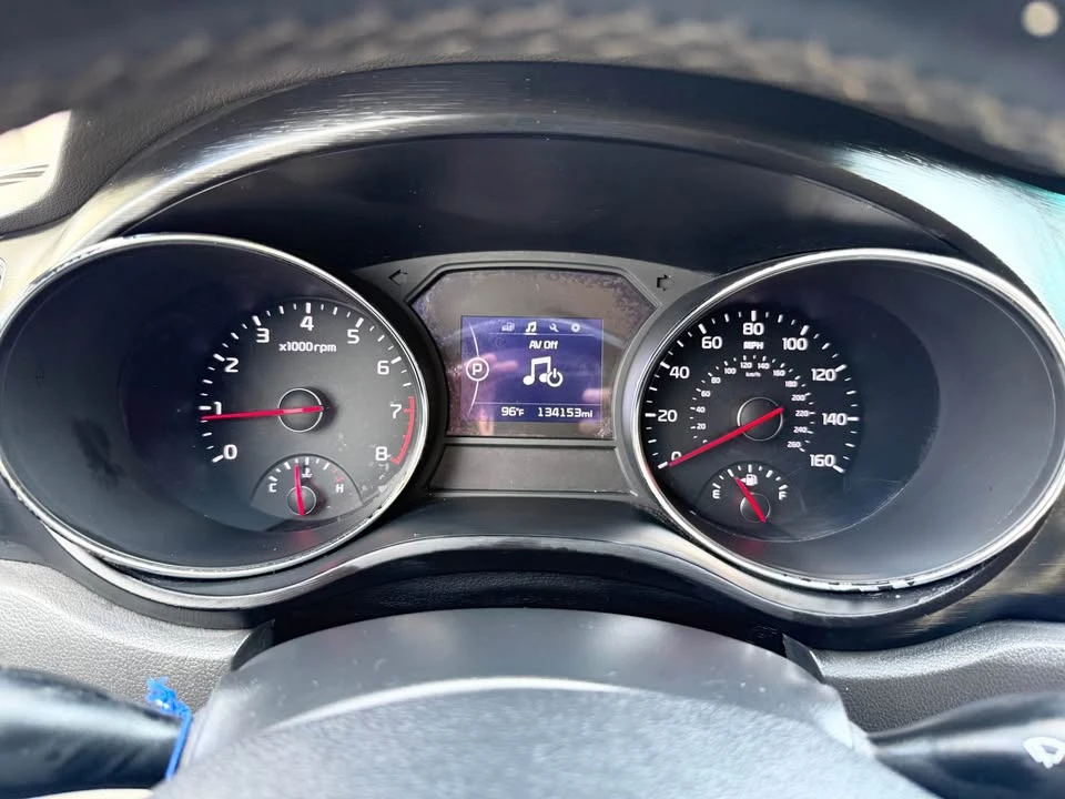 2018 Kia Carnival - Image 11 of 12