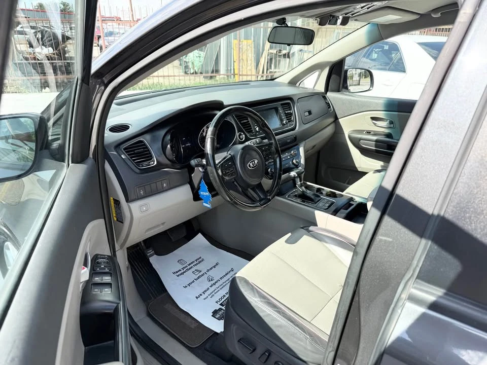 2018 Kia Carnival - Image 6 of 12